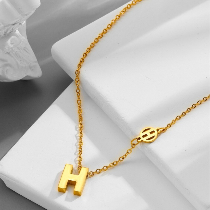 Non-Fading Temperament Entry Lux Gold-Plated Exquisite Titanium Steel Necklace Women's All-Match Fashion Trending Trendy Clavicle Chain Manufacturer