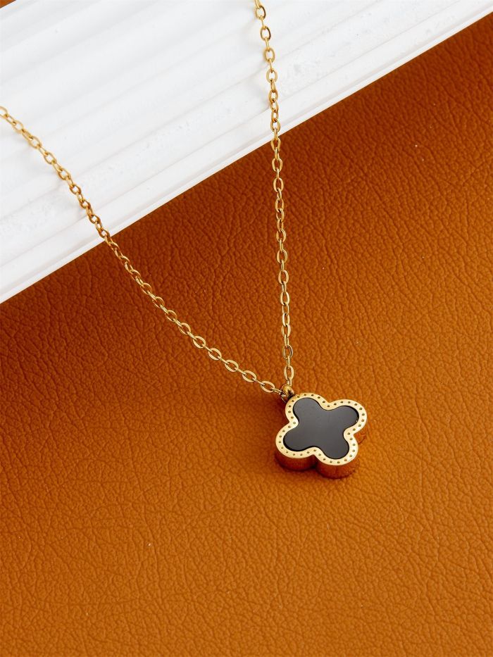 Fashionable black and red four-leaf clover necklace for women, trendy and simple, stylish and versatile collarbone chain, new model for 2024
