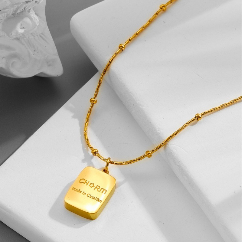 Double-sided letter square bead necklace, simple and stylish minimalist style, elegant women's accessory, wholesale versatile collarbone chain
