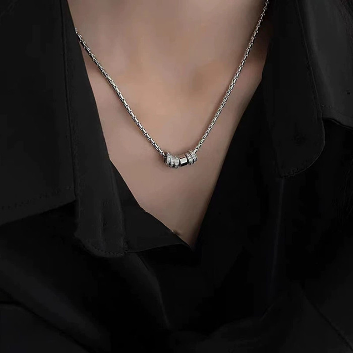 Minimalist and cool style titanium steel pendant necklace with sparkling diamonds, light luxury niche design, versatile collarbone chain for women and trendy for men