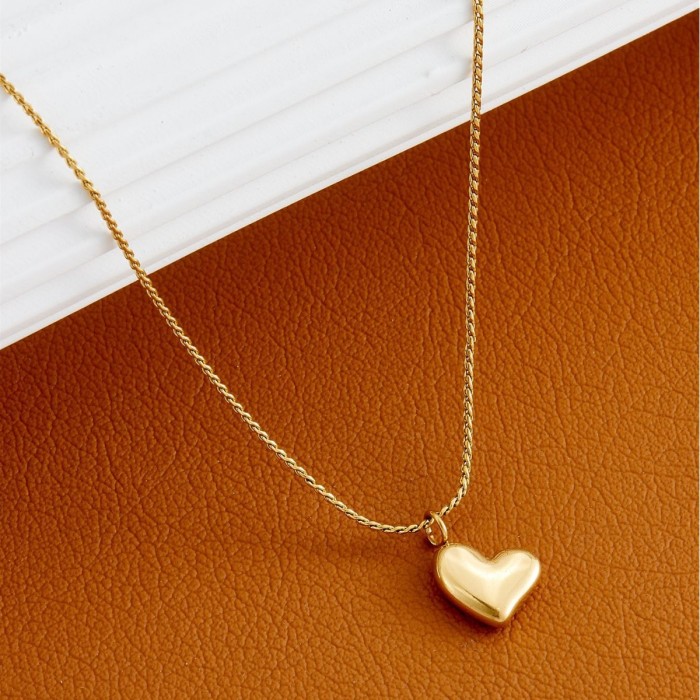 Cross-border French-style non-fading heart necklace for girls, heart-shaped design titanium steel collarbone chain, wholesale jewelry