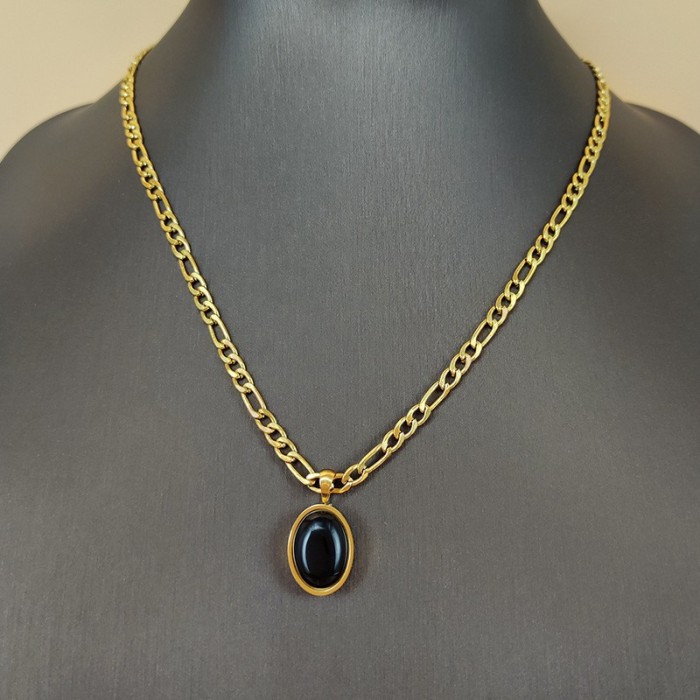 Vintage Oval Crystal Stone Titanium Steel Necklace for Women, European and American Fashion Stainless Steel Gold-Plated Necklace, Collarbone Chain Choker