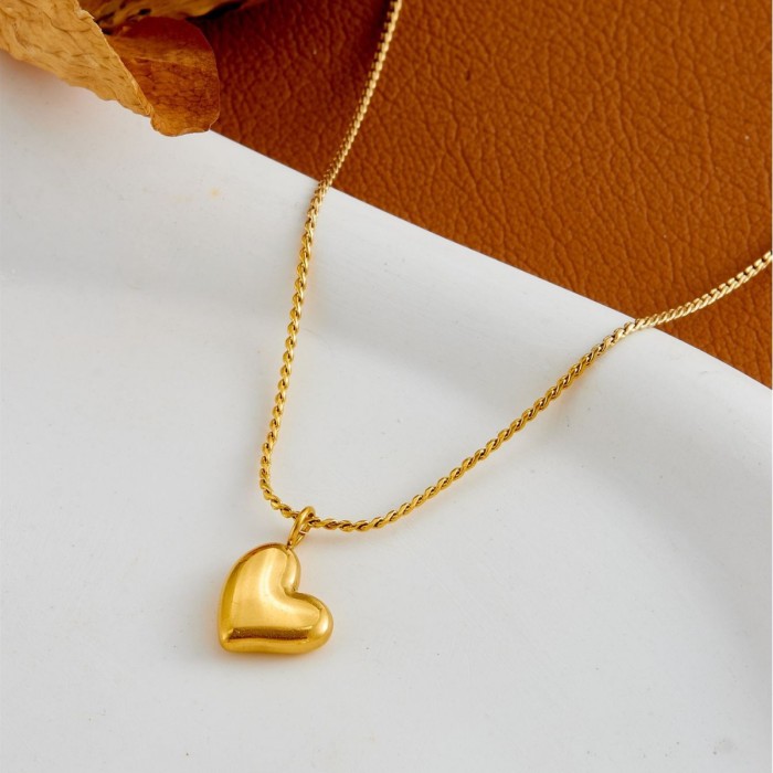 Cross-border French-style non-fading heart necklace for girls, heart-shaped design titanium steel collarbone chain, wholesale jewelry