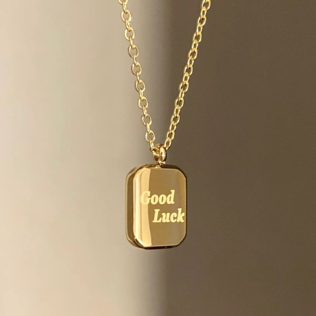 Sugar Cube Chocolate Titanium Steel Necklace for Women, Square Photo Frame Design, Fashionable Pendant, Ins Hip-Hop Style, Factory Wholesale 18K