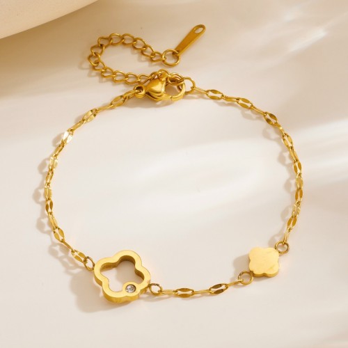 HY New Product Launch: Stainless Steel Fashionable Simple Hollow Bracelet with a Beating Heart, Elegant and Compact Trendy Jewelry