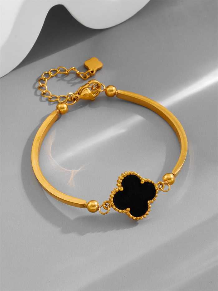 Cross-border bestseller four-leaf clover titanium steel bracelet for women, light luxury niche design pendant, simple and versatile, high-end feel bracelet