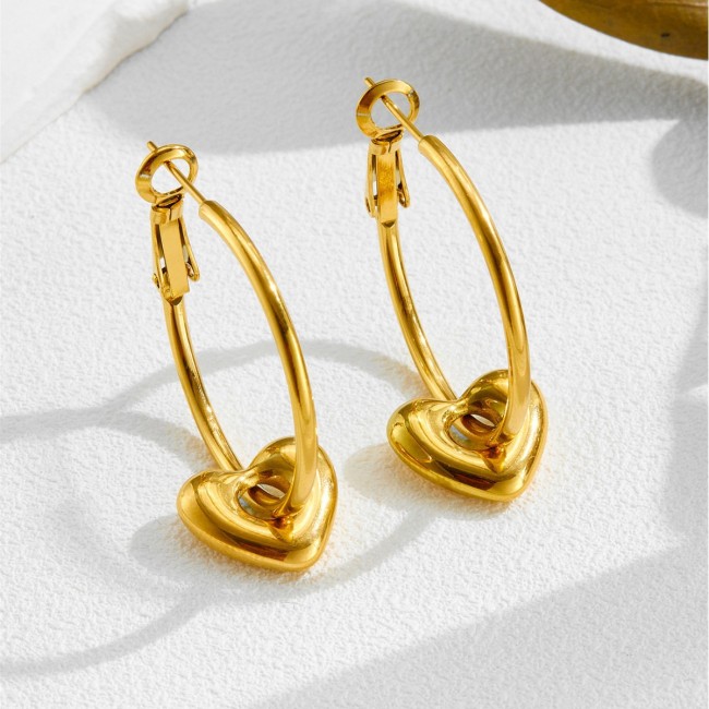 Cross-border stainless steel 18k plated stylish heart-shaped earrings for women, gold heart earrings, European and American titanium steel hollow drop earrings