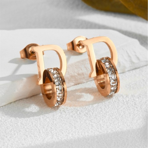 Non-fading earrings for women with letters, stylish and unique Korean version, fashionable titanium steel earrings, minimalist trendy internet celebrity ear accessories