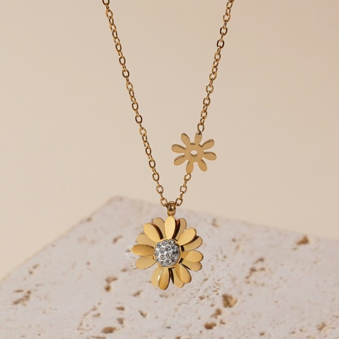 Titanium steel stainless steel small daisy earrings for women, light luxury simple trendy internet celebrity accessories, cross-border street stall products