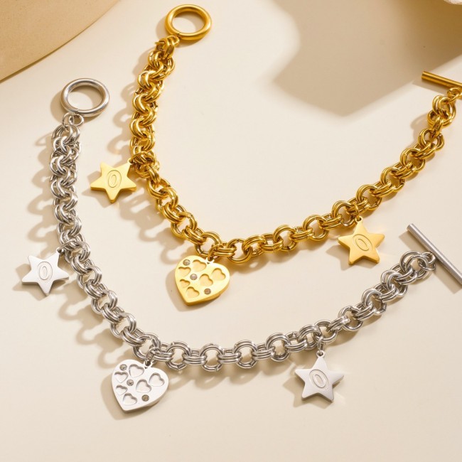 Direct sales from the manufacturer of new designer letter pendants, fashionable and versatile alloy chains, dress and blazer accessories, and other clothing accessories