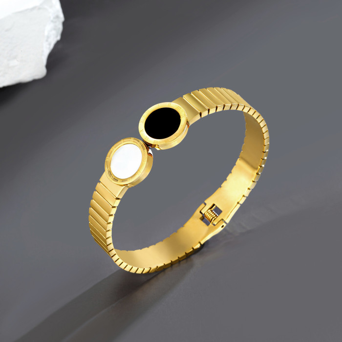 Thickened titanium steel bracelet, hot-selling new model, simple black round tag titanium steel spring bracelet for women, trendy bracelet on Douyin