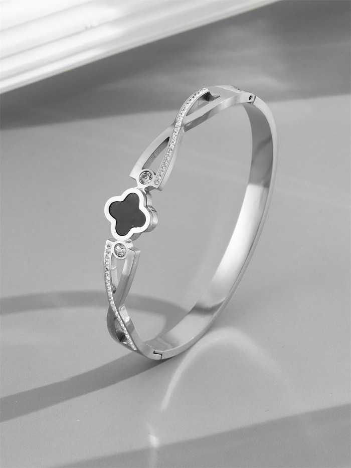 Exclusive for cross-border Amazon: Simple and stylish lucky four-leaf clover full-diamond titanium steel bracelet for women, light luxury, wholesale from manufacturer