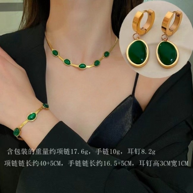 European and American high-end titanium steel blade chain vintage mung bean necklace, emerald necklace, light luxury, high-end fashion design