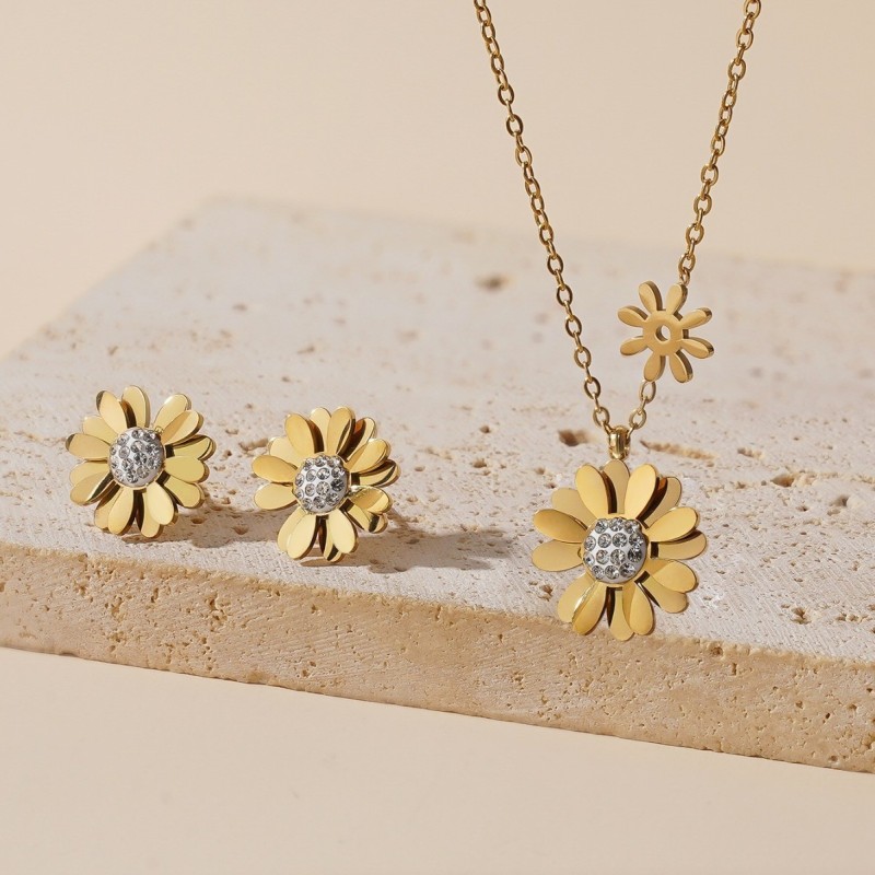 Titanium steel stainless steel small daisy earrings for women, light luxury simple trendy internet celebrity accessories, cross-border street stall products