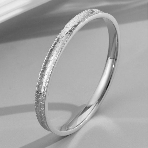 Korean-style light luxury 18k gold-plated simple and fashionable versatile closed bracelet with dragon scale pattern titanium steel bangle for women