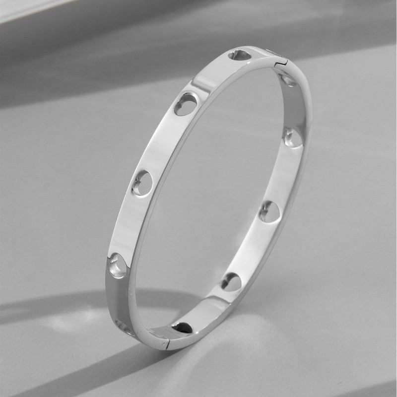 Cross-border European and American heart-shaped hollow stainless steel bracelet for women, high-end electroplated simple wristband jewelry for men, wholesale from manufacturer