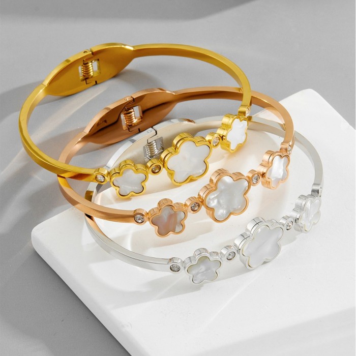 Cross-border best-selling titanium steel bracelet for women, five-leaf flower imitation shell, non-fading, versatile bracelet, trendy, light luxury, high-end jewelry