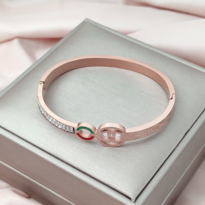 European and American style diamond-embellished women's trendy geometric bracelet with a high-end feel, fashionable and unique, direct from the manufacturer