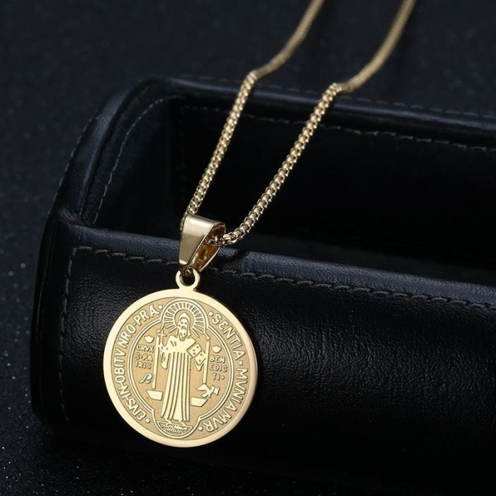 European and American cross-border stainless steel Saint Benedict necklace, exorcist double-sided stainless steel pendant, men's vintage round pendant jewelry