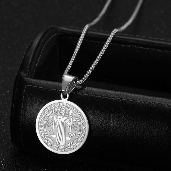 European and American cross-border stainless steel Saint Benedict necklace, exorcist double-sided stainless steel pendant, men's vintage round pendant jewelry
