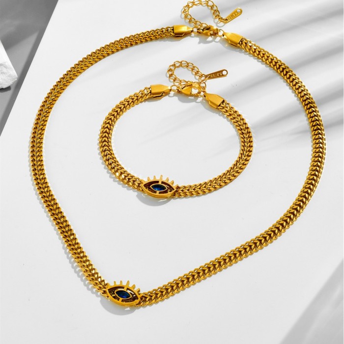 Fashion Niche Design Retro High-end Metal Chain Titanium Steel Stone-Encrusted Hollow Butterfly Pendant Bracelet, N...