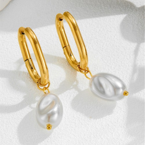 European and American fashion versatile item: titanium steel freshwater pearl earrings, hoops, and ear clasps in a simple INS style, popular with influencers