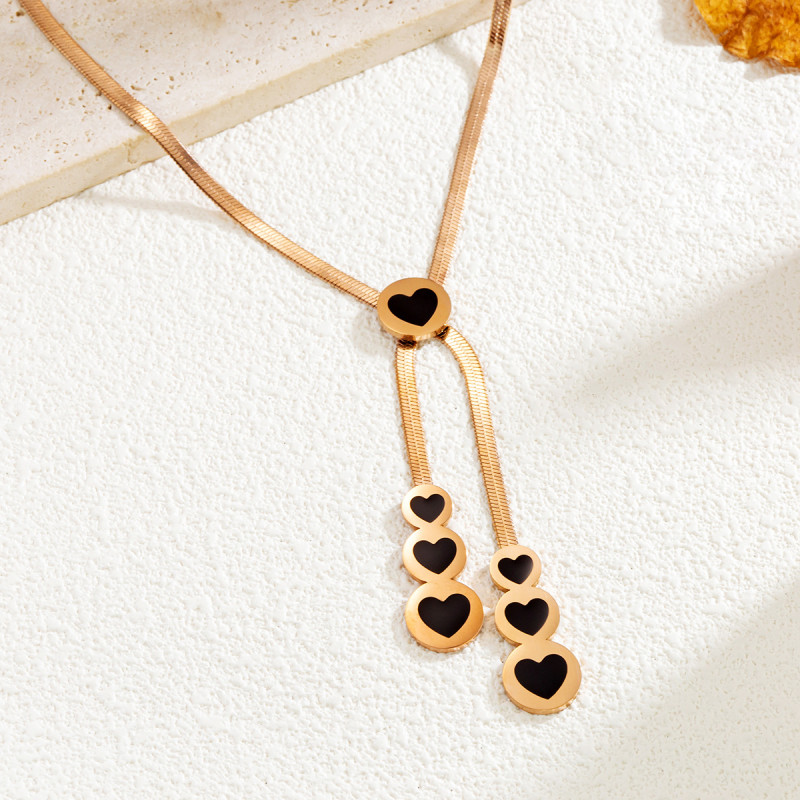 Qingchen titanium steel necklace, European and American ins 2023 new trendy simple and elegant versatile collarbone chain pendant jewelry