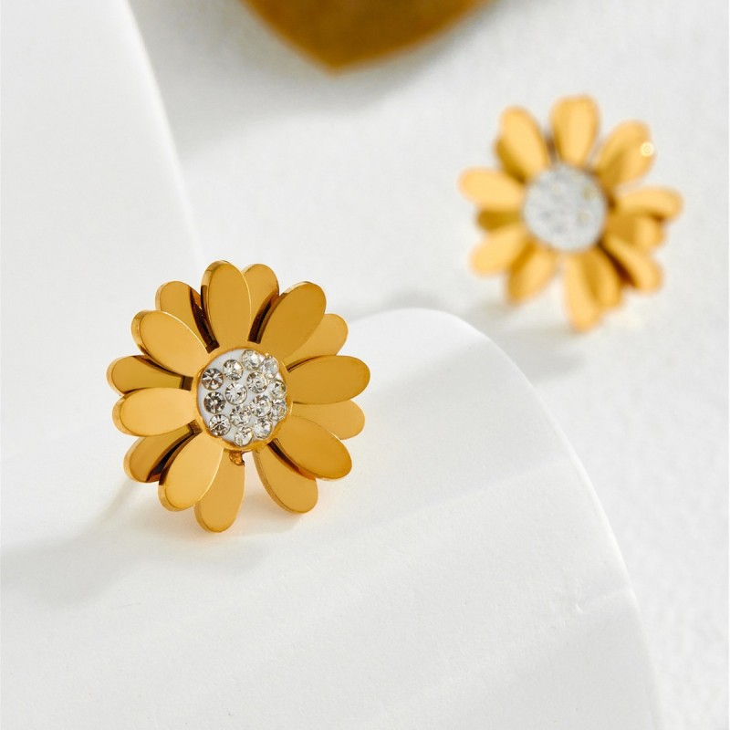 2 pieces of 18K stainless steel asymmetric small daisy earrings, stylish and simple, suitable for women's daily wear
