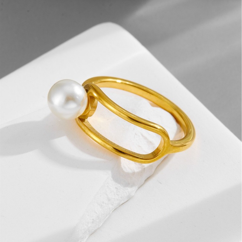 Korean-style light luxury fashion titanium steel ring for women, non-fading geometric circle design, simple 18K gold-plated pearl ring