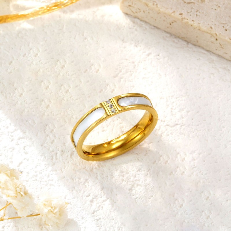White mother-of-pearl three-diamond titanium steel ring for women, niche light luxury design, fashionable and high-end, non-fading ring wholesale