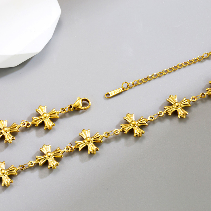 European and American Roman Byzantine style vintage brass gold-plated carved cross niche personality short necklace collarbone chain