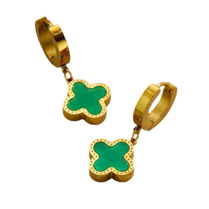 Korean-style Lucky Four-leaf Clover Titanium Steel Earrings, Simple and Versatile Short Earrings, Light Luxury 18K Go...