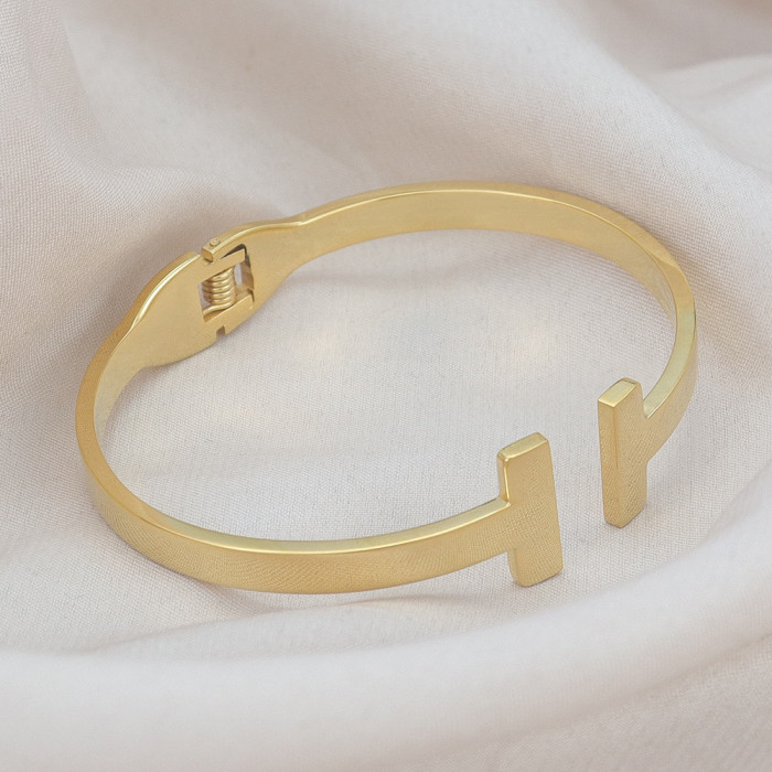 European and American minimalist double-T letter titanium steel open bracelet for women, light luxury with a high-end feel, rose gold and silver color couple's bracelet
