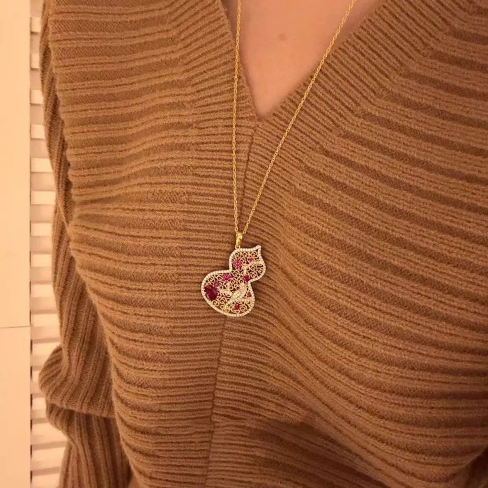 Chinese-style red corundum floral window fortune pendant, new Chinese-style hollow-out colorful diamond flower, magpie on plum blossom, gourd necklace for women