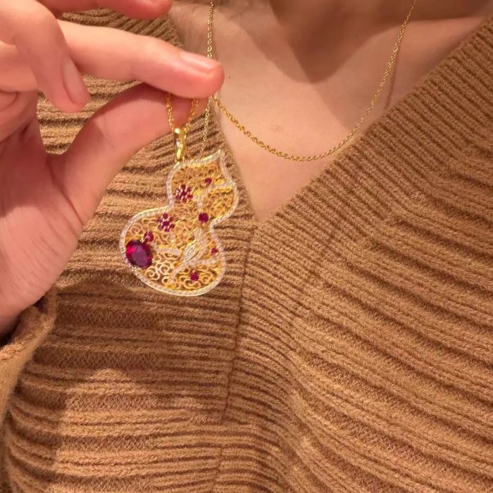 Chinese-style red corundum floral window fortune pendant, new Chinese-style hollow-out colorful diamond flower, magpie on plum blossom, gourd necklace for women