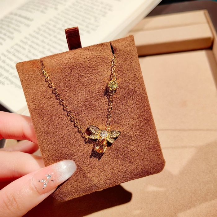 Cross-border minimalist pendant necklace, yellow crystal jewelry with diamonds, clavicle chain for women, little bee design