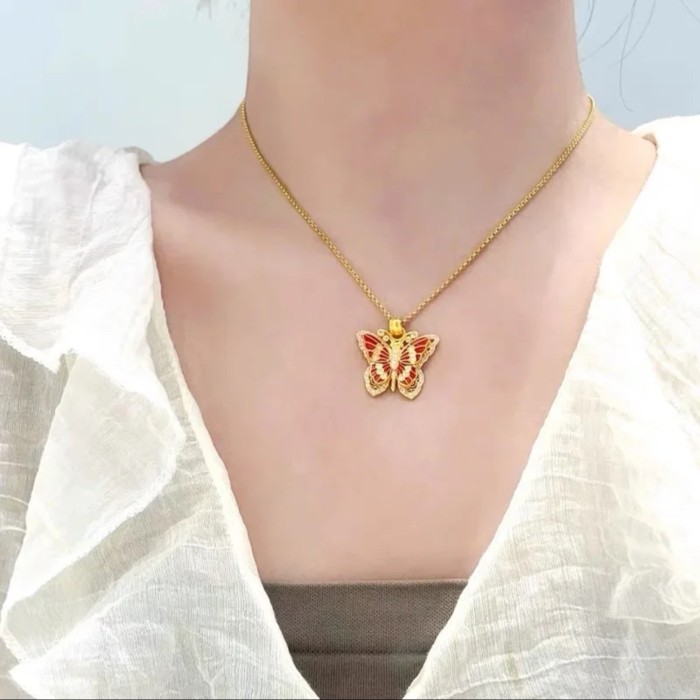 Palace-style enamel inlaid with diamonds and zircon, vintage resin filigree colorful butterfly pendant diamond necklace, elegant new Chinese style gold