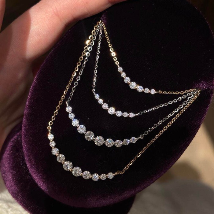 Moissanite smile necklace, fashionable and versatile, inlaid with zircon, collarbone chain, niche design, high-end feel for women