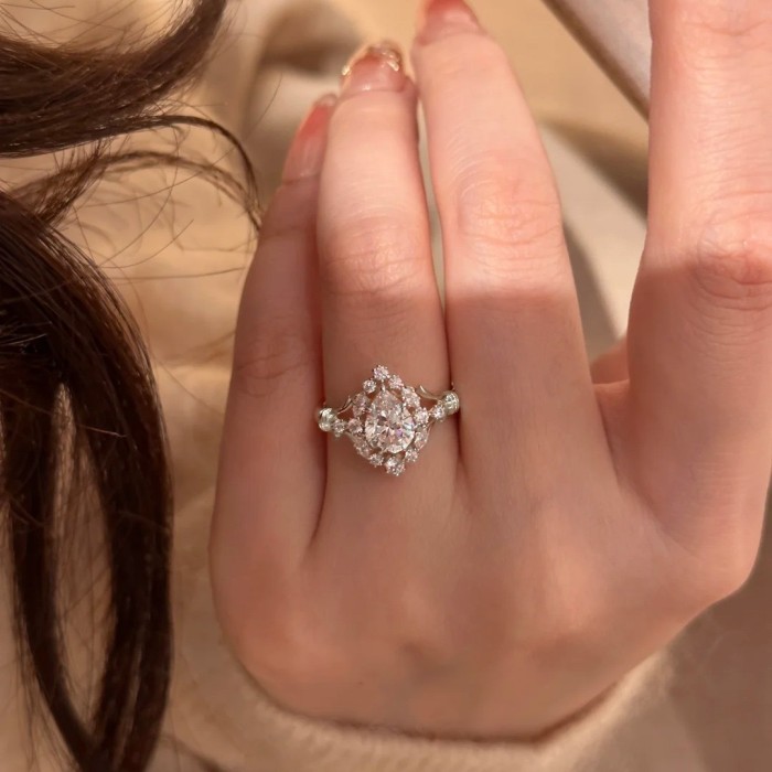 Vintage European Medieval Water Drop Ring, Ins-style Luxurious and Fashionable Medieval Diamond-encrusted Pear-shaped Wedding Ring for Women
