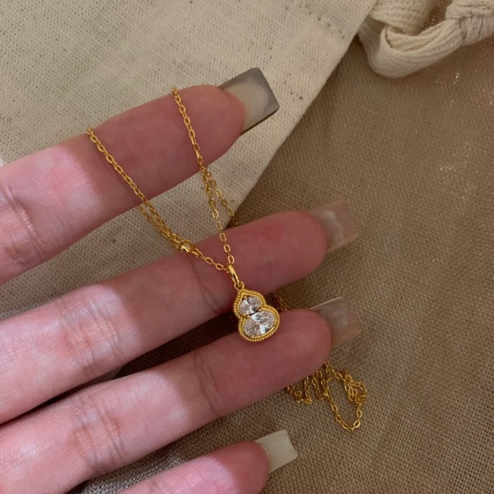 New Chinese-style white diamond gourd necklace for women, light luxury, fashionable and versatile, small gourd pendant, high-end fortune and prosperity collarbone chain