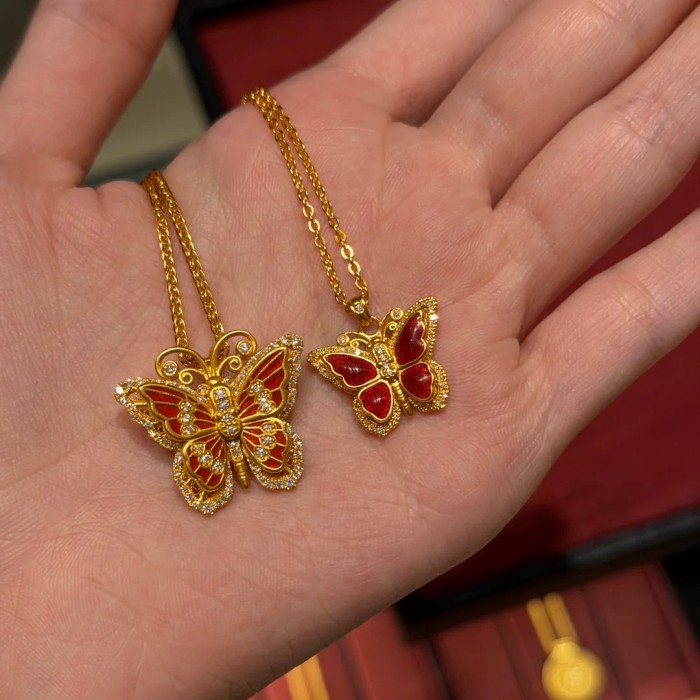 Palace-style enamel inlaid with diamonds and zircon, vintage resin filigree colorful butterfly pendant diamond necklace, elegant new Chinese style gold
