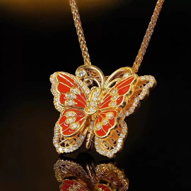 Palace-style enamel inlaid with diamonds and zircon, vintage resin filigree colorful butterfly pendant diamond necklace, elegant new Chinese style gold