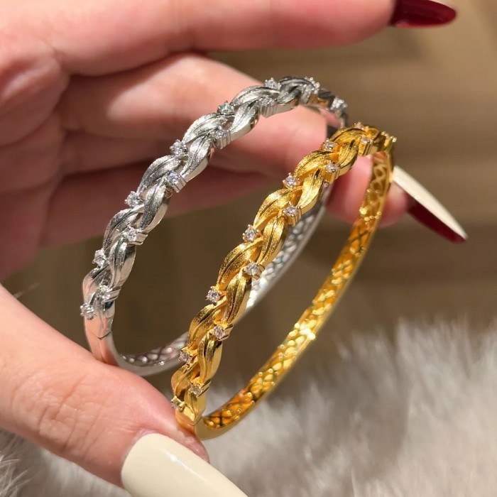 New Chinese-style brushed willow leaf bracelet, fashionable, light luxury, high-end feel, gold-plated, diamond-embellished tree leaf bracelet jewelry for women