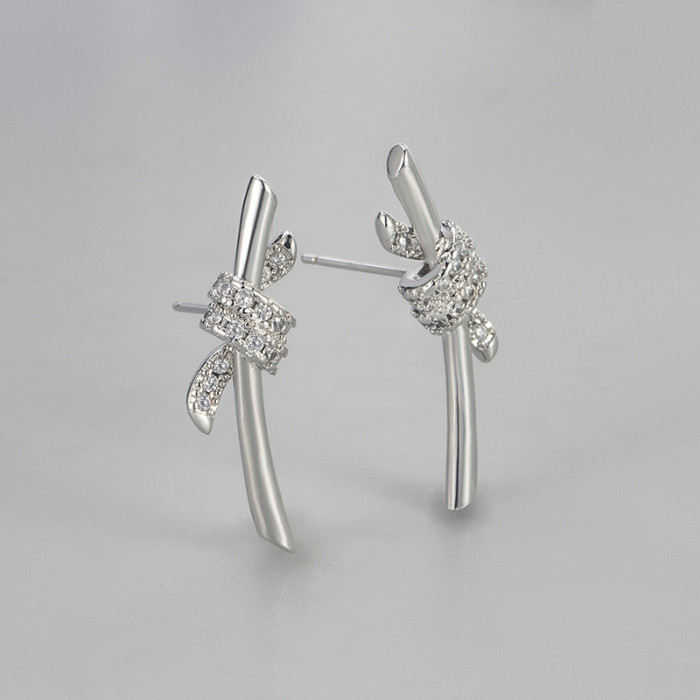 Popular Export Knotted Earrings, Simple and Elegant, with a Unique Design, Zirconia Earrings, Fashionable and Versatile
