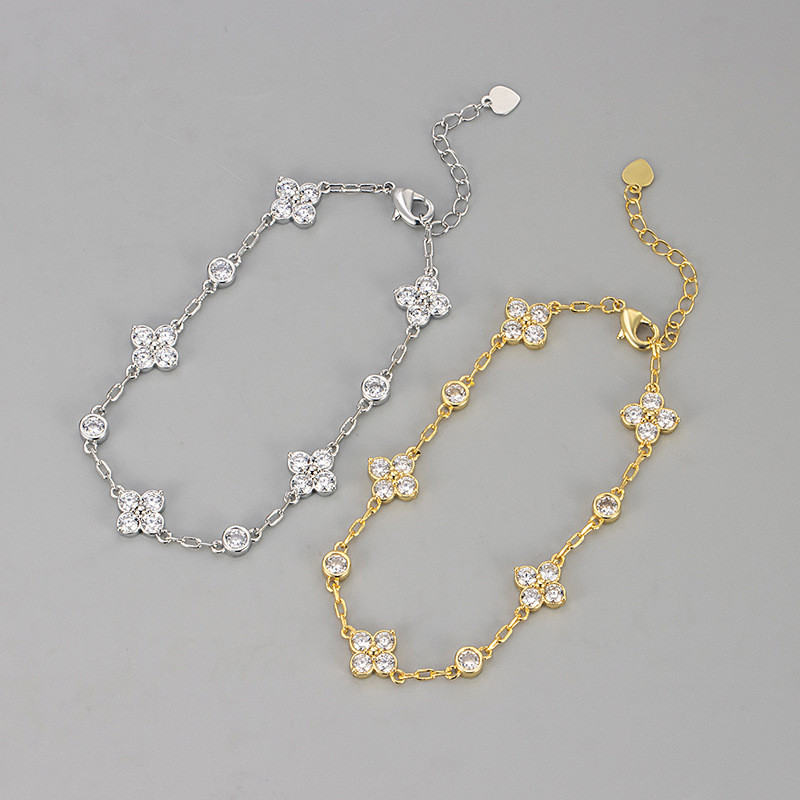 French-style Stone-Encrusted Four-leaf Clover Bracelet for Women, Featuring a Light Luxury Fashion Style and a High...