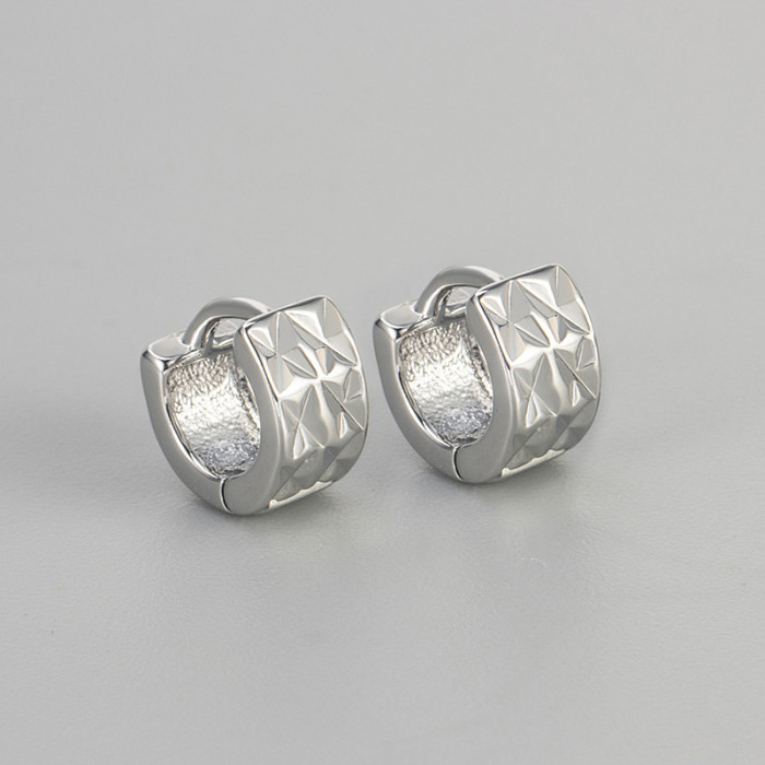 Minimalist Geometric Wide-carved Hoop Earrings for Men and Women, Plated in Imitation Gold and Silver, Fashion Versat...