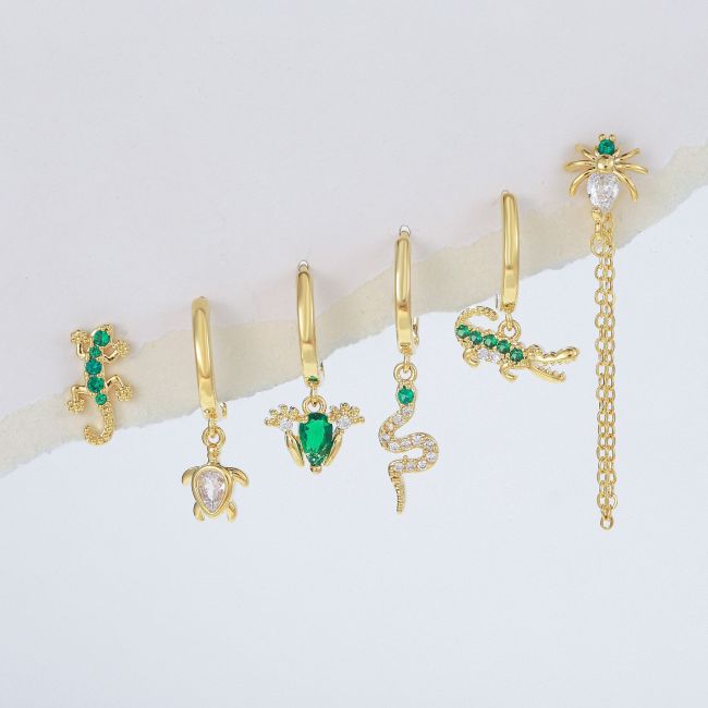 Fashionable and Creative New Animal Ear Cuffs for Women, Popular in Europe and America, Tassel Style Spider and Frog...