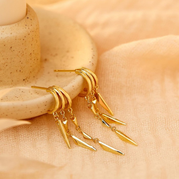 New Tassel Inverted Triangle Earrings, Fashionable and Unique Studs, Versatile Cool Style Women's Earrings Wholesale