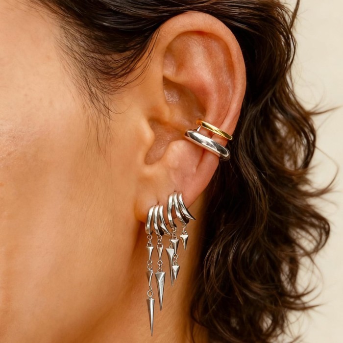 New Tassel Inverted Triangle Earrings, Fashionable and Unique Studs, Versatile Cool Style Women's Earrings Wholesale