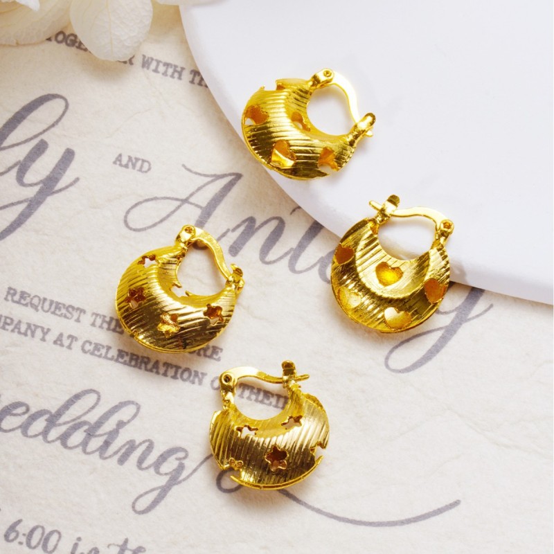 Vintage Metal Hoop Earrings with a Textured Finish, Niche Design, Minimalist and Cool Style, Simple Circle Heart-shap...